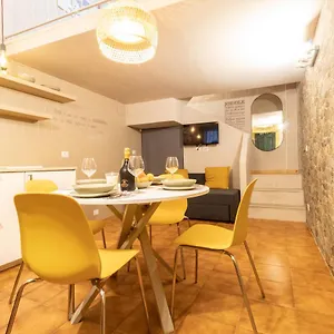 https://langoletto-del-viaggiatore.taorminaitalyhotels.com